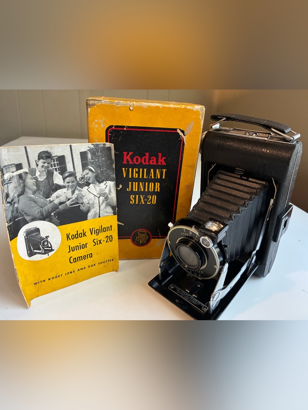 Kodak Vintage Vigilant Junior Six-20 Camera with Manual and Box